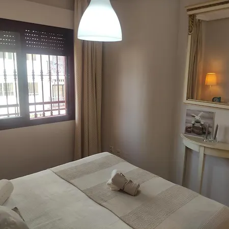 Апартаменти Mrv Puerto Marina Con Piscina *