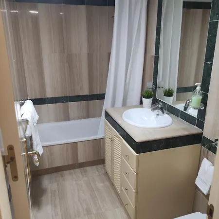 Апартаменти Mrv Puerto Marina Con Piscina Бенальмадена