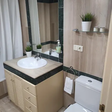 Mrv Puerto Marina Con Piscina * Бенальмадена